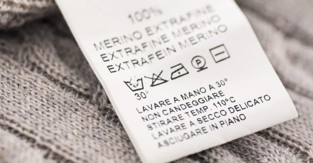 Etiqueta planchado ropa